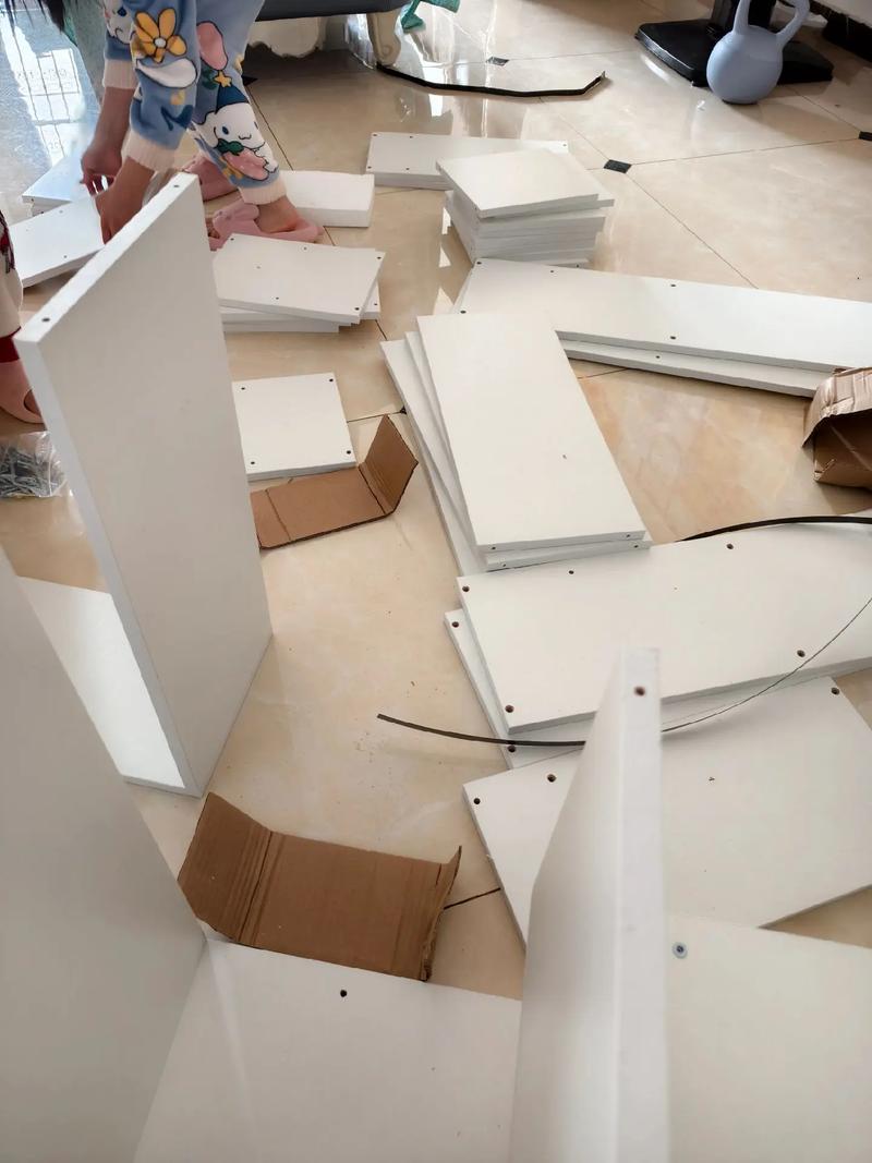 组装家具按步骤操作
