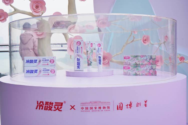 首饰氧化变暗淡?牙膏擦拭焕新颜!