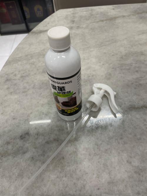 皮质沙发防污渍!纳米防水喷雾均匀喷涂